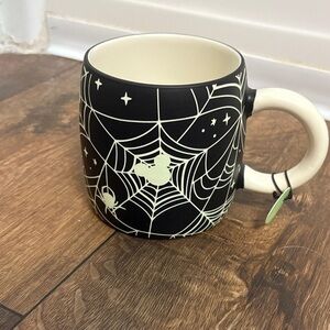 Disney Mickey Mouse Glow In The Dark 16 ounce Halloween Mug